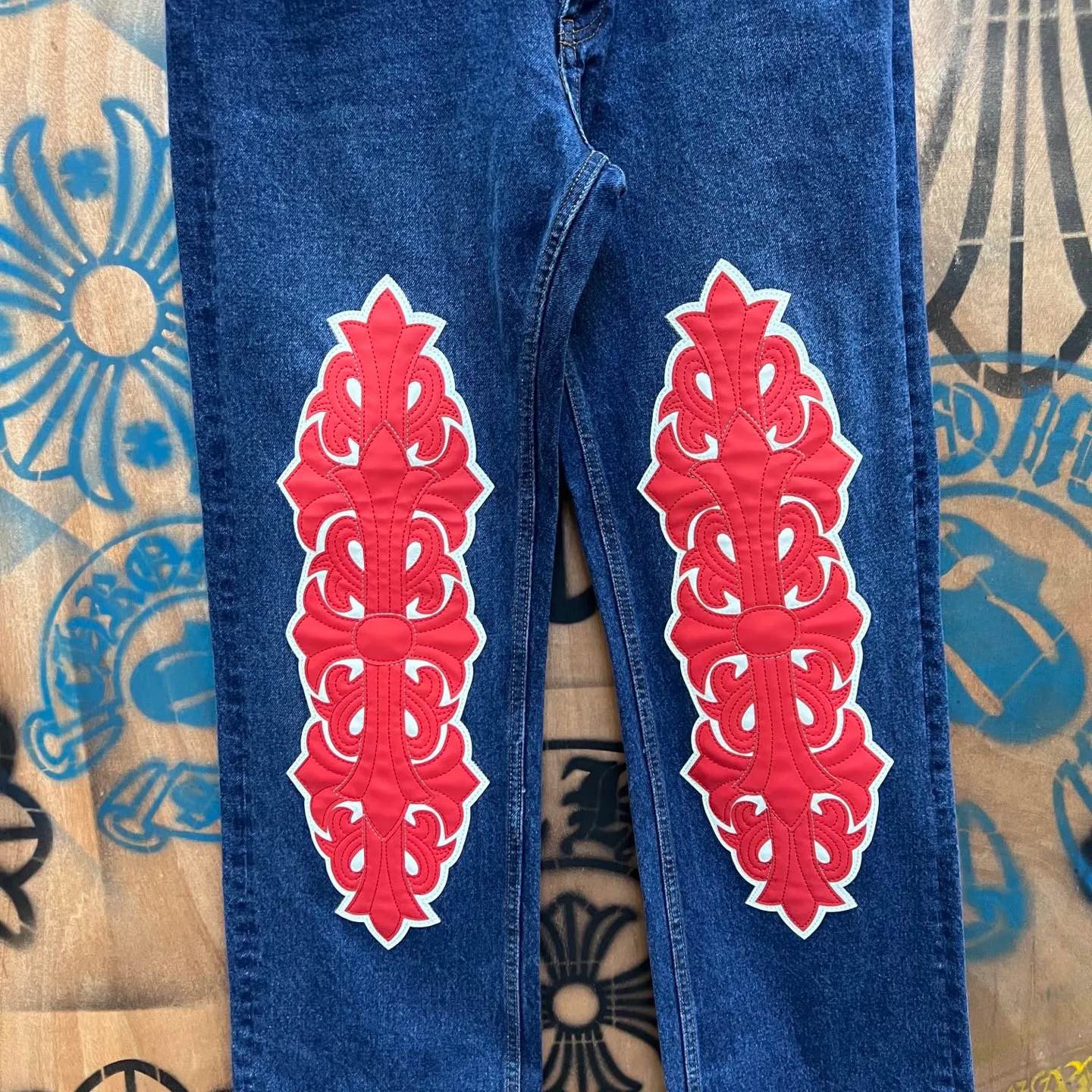 P720 Wang Zha has a new one! Heavy 15.5oz! Kill all market versions instantly! Price bottomed out chrome hearts limited series new city limited jeans Chrome Hearts city limited jeans vintage levis American made 501 505 517 base version remake Levis American made 501 base version imported sheepskin 925 silver remake Customers provide waist and pants length or height and weight The studio will select the most suitable base version for you to remake There are many people doing remakes in the market Don't belittle or comment The difference is visible to the naked eye See more and compare yourself #CHROME HEARTS Unisex style